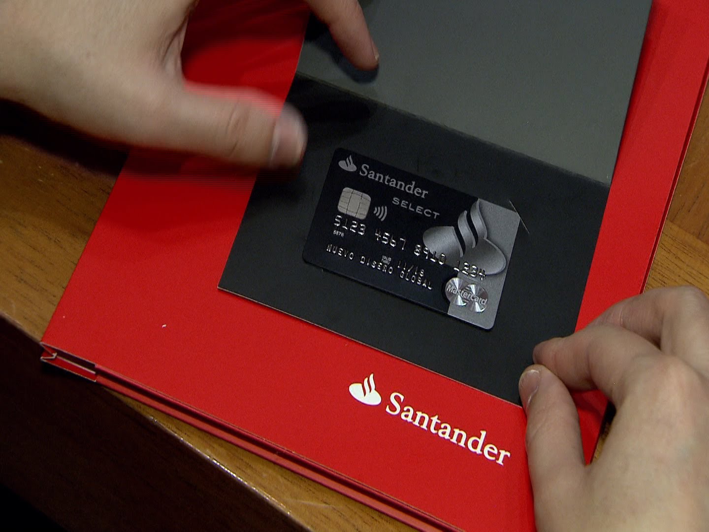 El banco de Santander descuida las tarjetas de sus clientes - Diario16