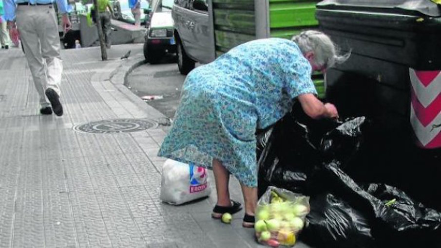 Resultado de imagen de imagenes de pobreza en espaÃ±a