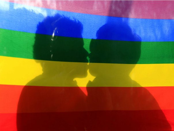 Besos contra la homofobia