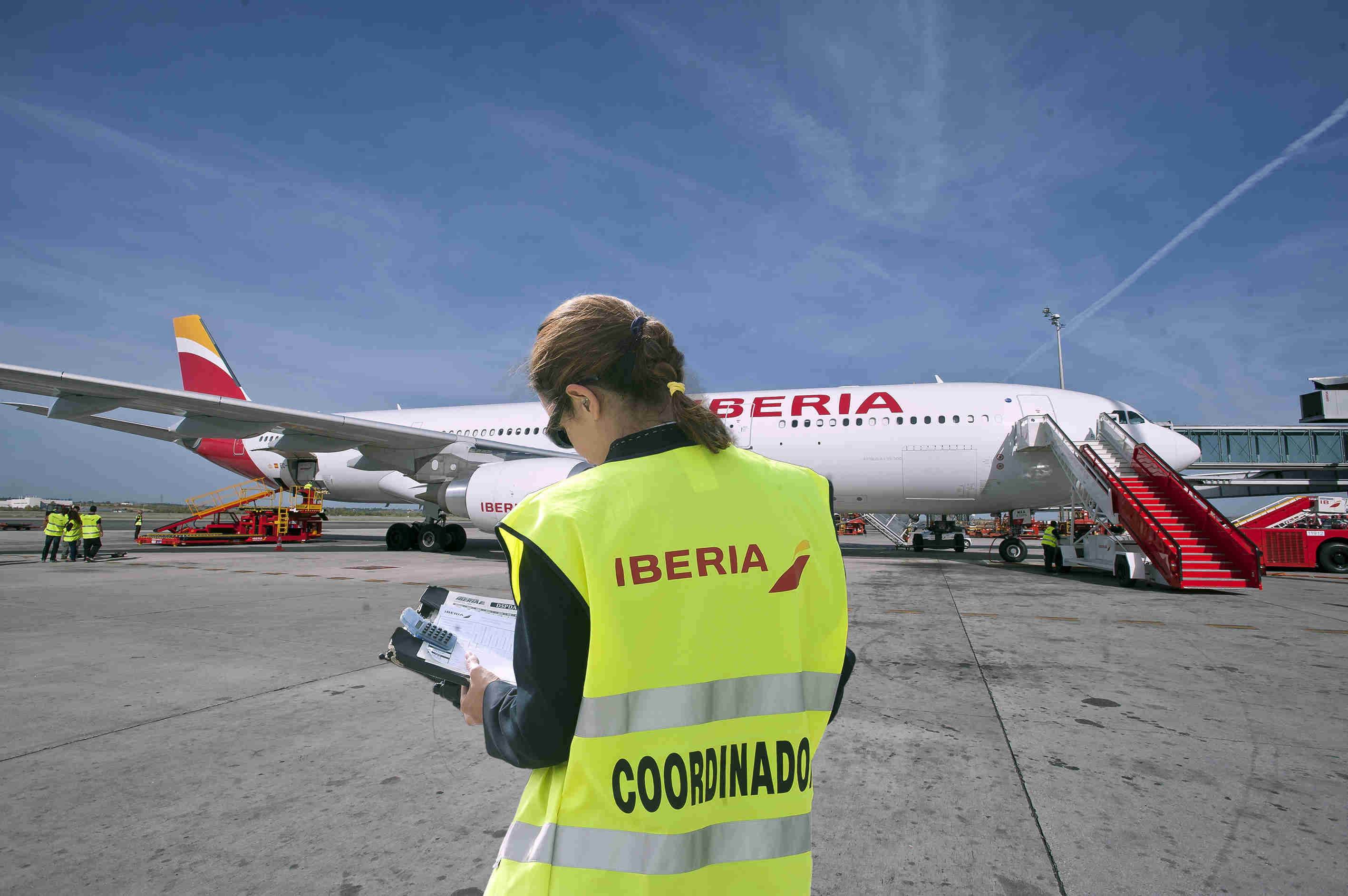 Resultado de imagen de Iberia cancela seis vuelos este fin de semana por la huelga del personal de tierra en El Prat