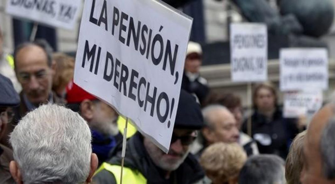 Manifestación de los sindicatos UGT y CCOO por unas pensiones dignas, foto: Agustín Millán.