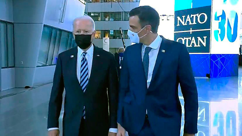 Pedro Sánchez y Joe Biden durante la cumbre de la OTAN en Bruselas.