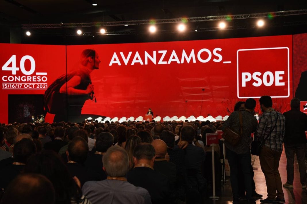 Izquierda Socialista arremete contra Sánchez en el 40 Congreso.