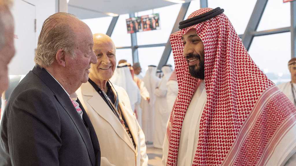 Juan Carlos recibió 65 millones de la familia real saudí.