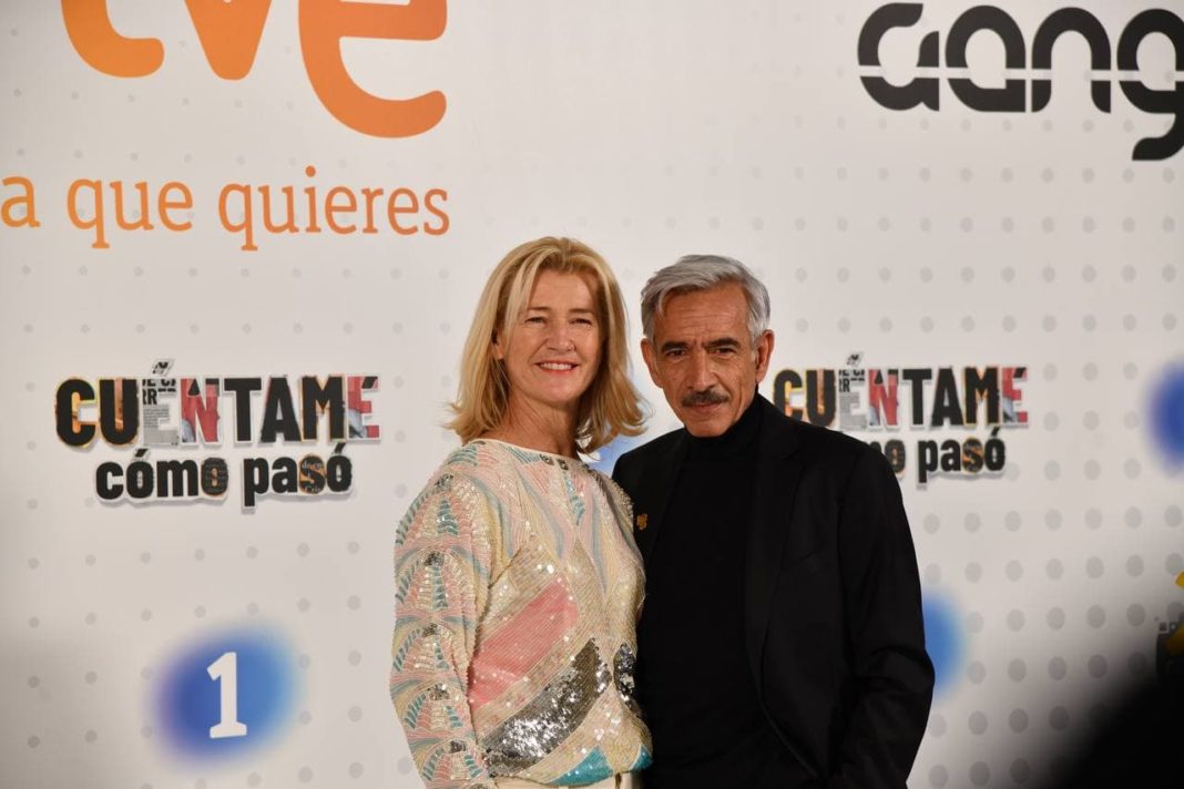 Ana Duato e Imanol Arias, muy cariñosos en la presentación de la temporada 22 de 'Cuéntame', foto Agustín Millán