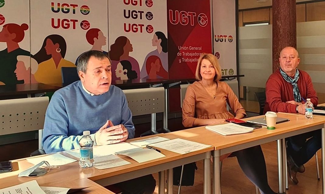 Jornadas en UGT sobre “La visión político sindical en la Europa Social” en las que han intervenido el Vicesecretario General de Política Sindical de UGT, Mariano Hoya, y la Secretaria de Políticas Europeas, Mari Carmen Barrera