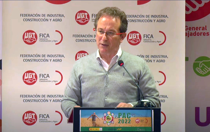 El secretario general de UGT FICA y presidente de la Fundación AGFITEL, Pedro Hojas, insistió en la necesidad de que los sindicatos participen en el desarrollo de la nueva Política Agraria Comunitaria (PAC)