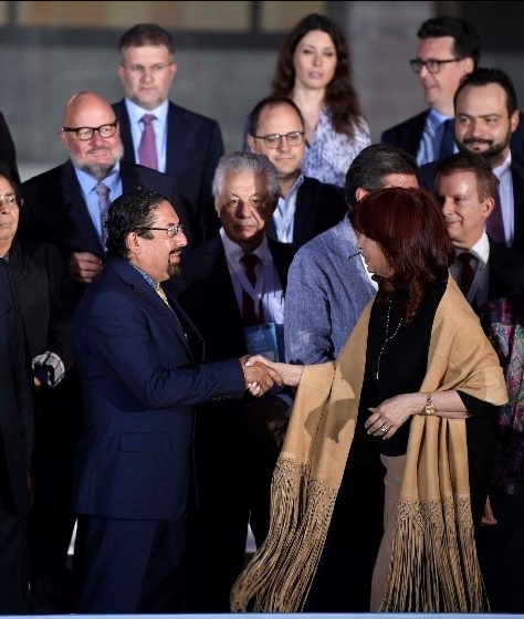 El Presidente PARLACEN Ortega Reyes saluda a la vicepresidenta Argentina Cristina Fernandez