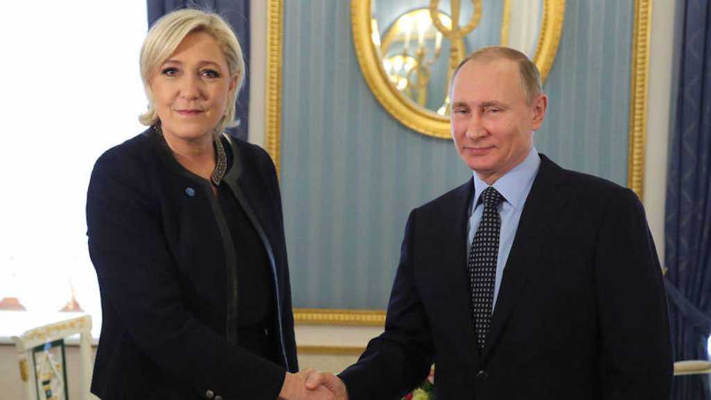 Le Pen junto a Putin en una imagen de archivo.