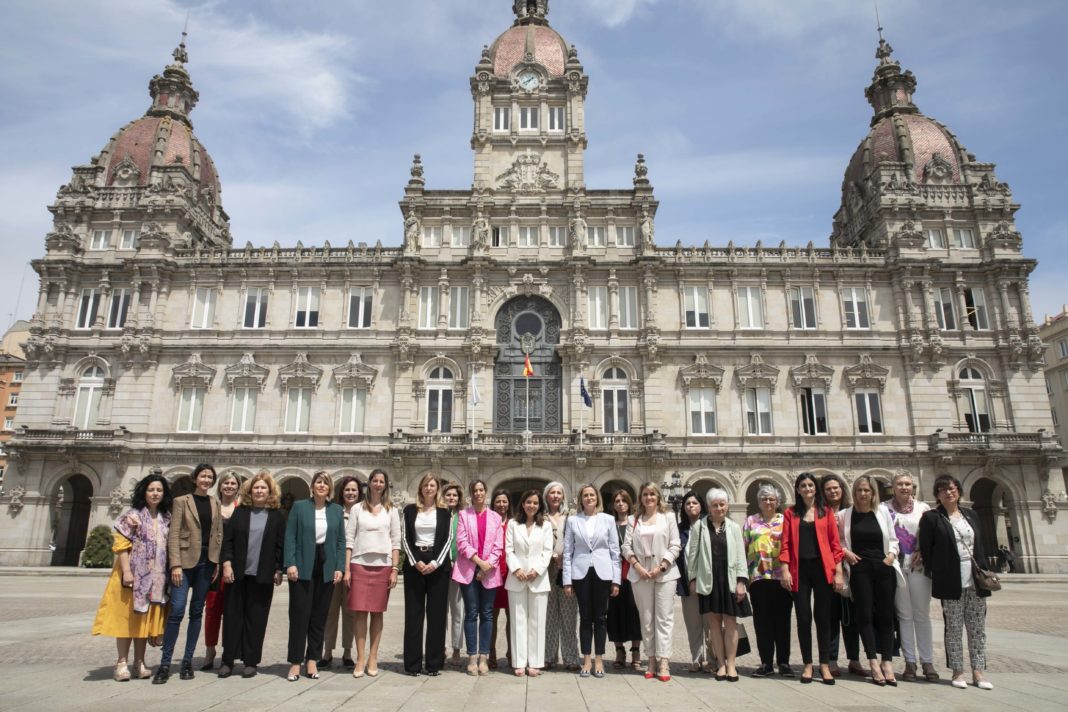 Diecisiete alcaldesas españolas firman en A Coruña la Declaración de María Pita, y sellan su compromiso por la igualdad
