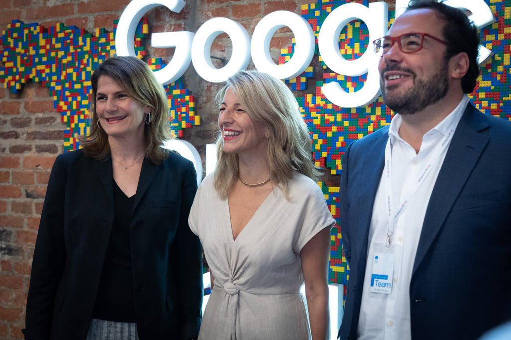 Yolanda Díaz presenta con Google 11.000 becas