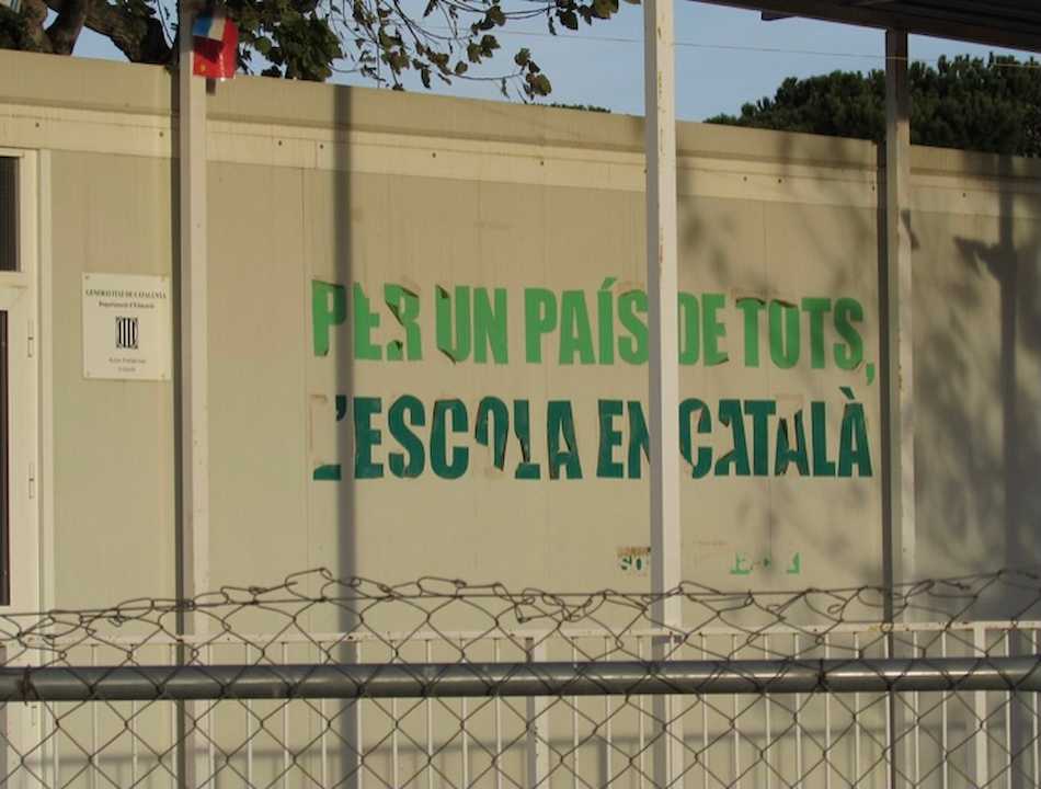 Campaña a favor del catalán en las escuelas.