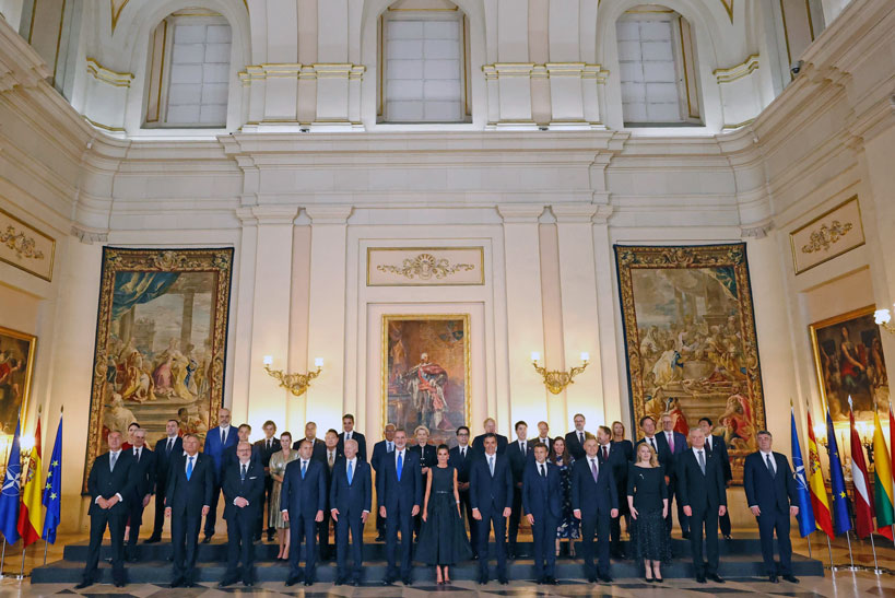 Foto oficial de la Cumbre de la OTAN con los Reyes de España
