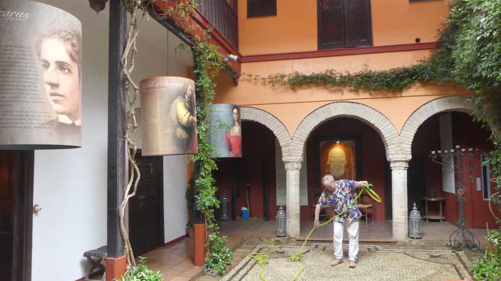 El museo Casa de Sefarad de Córdoba se ubica en un edificio del siglo XIV próximo a la Sinagoga.