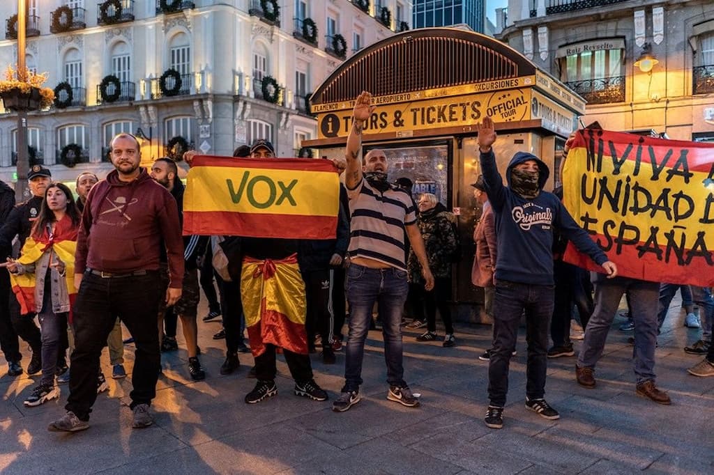 Un grupo de simpatizantes del partido Vox en Madrid.