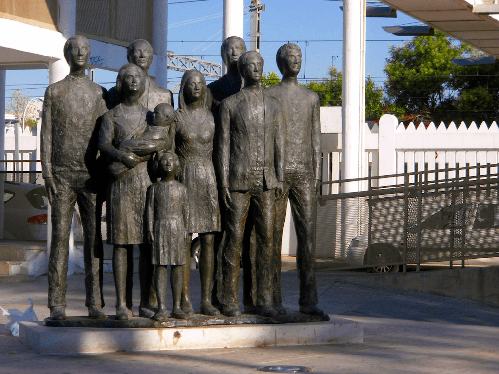 Monumento a las víctimas del 11M en Alcalá de Henares. Foto: Emilio J. Rodríguez Posada.