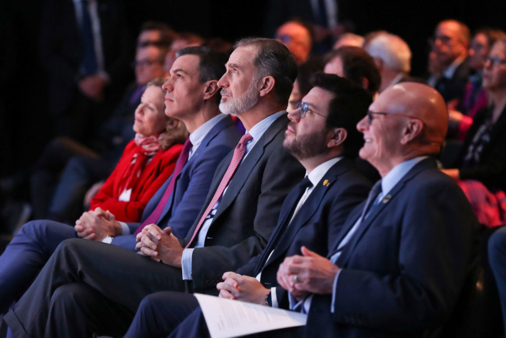 El rey Felipe VI, los presidentes del Gobierno y de la Generalitat y la vicepresidenta de Asuntos Económicos en el Mobile World Congress (MWC)